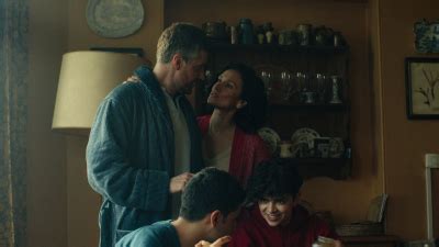 Netflixs racy Obsession trailer teases a father having an affair